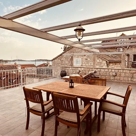 Fortezza - Hvar Old Town 赫瓦尔